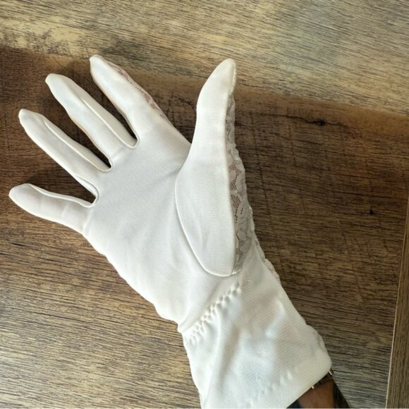 Vintage White Lace Gloves Cutout Wrist Length Formal Bridal Wedding Halloween - Picture 6 of 8